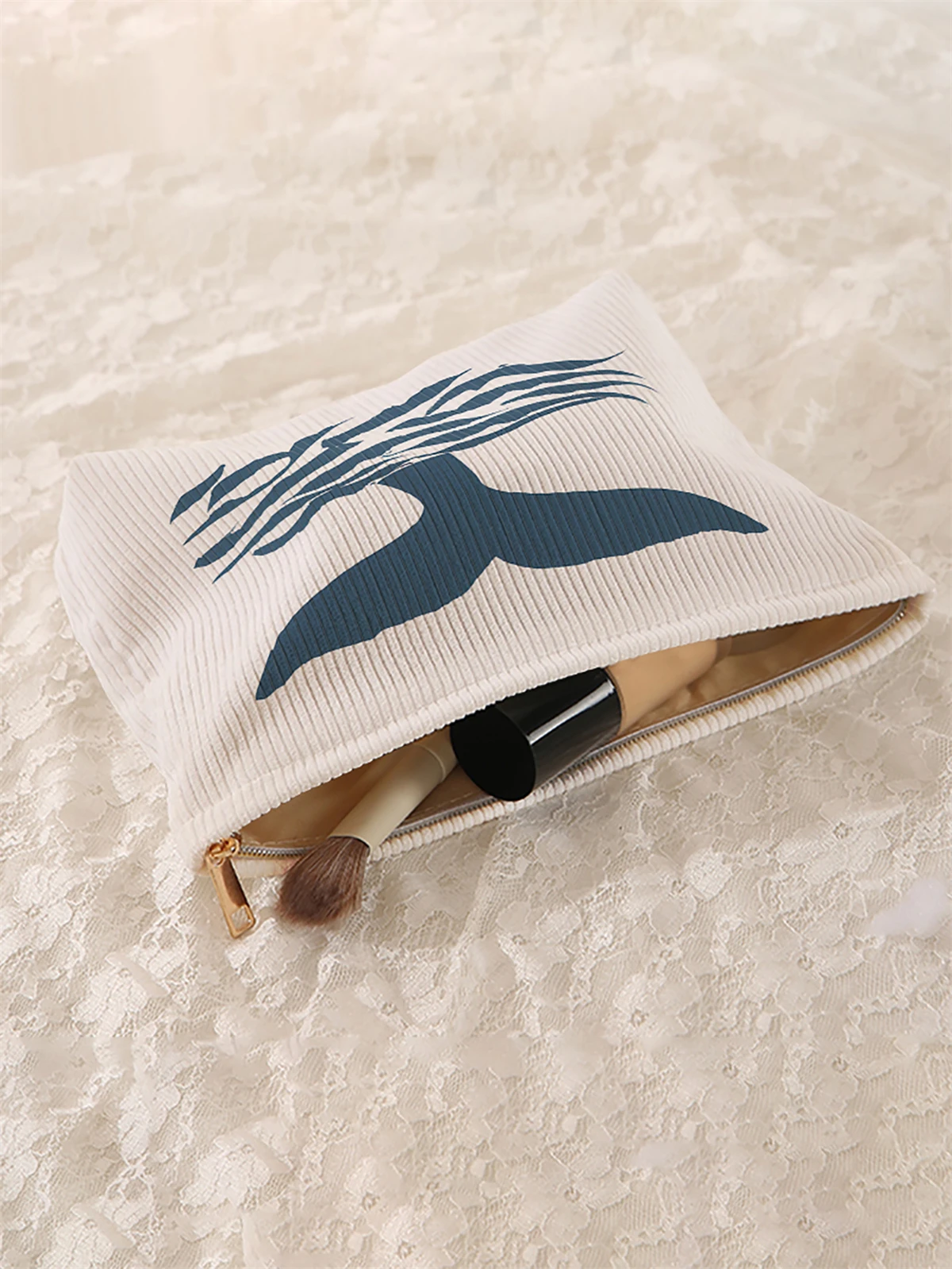 1, fish tail patterned corduroy makeup bag, lightweight zipper makeup storage box, multifunctional bag with lining