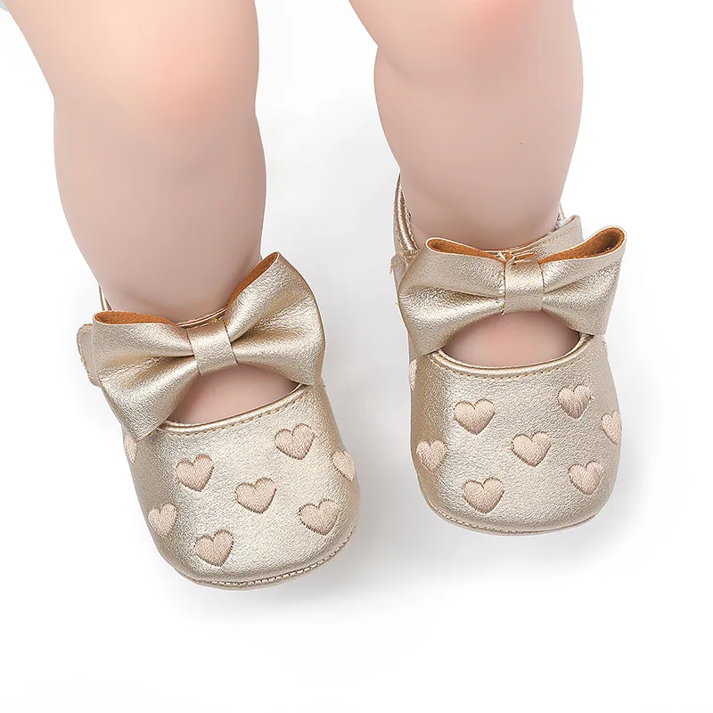 PU 가죽 Bowknot 소녀 신발 귀여운 모카신 하트 소프트 단독 플랫 신발 첫 워커 공주 신발 용 신발