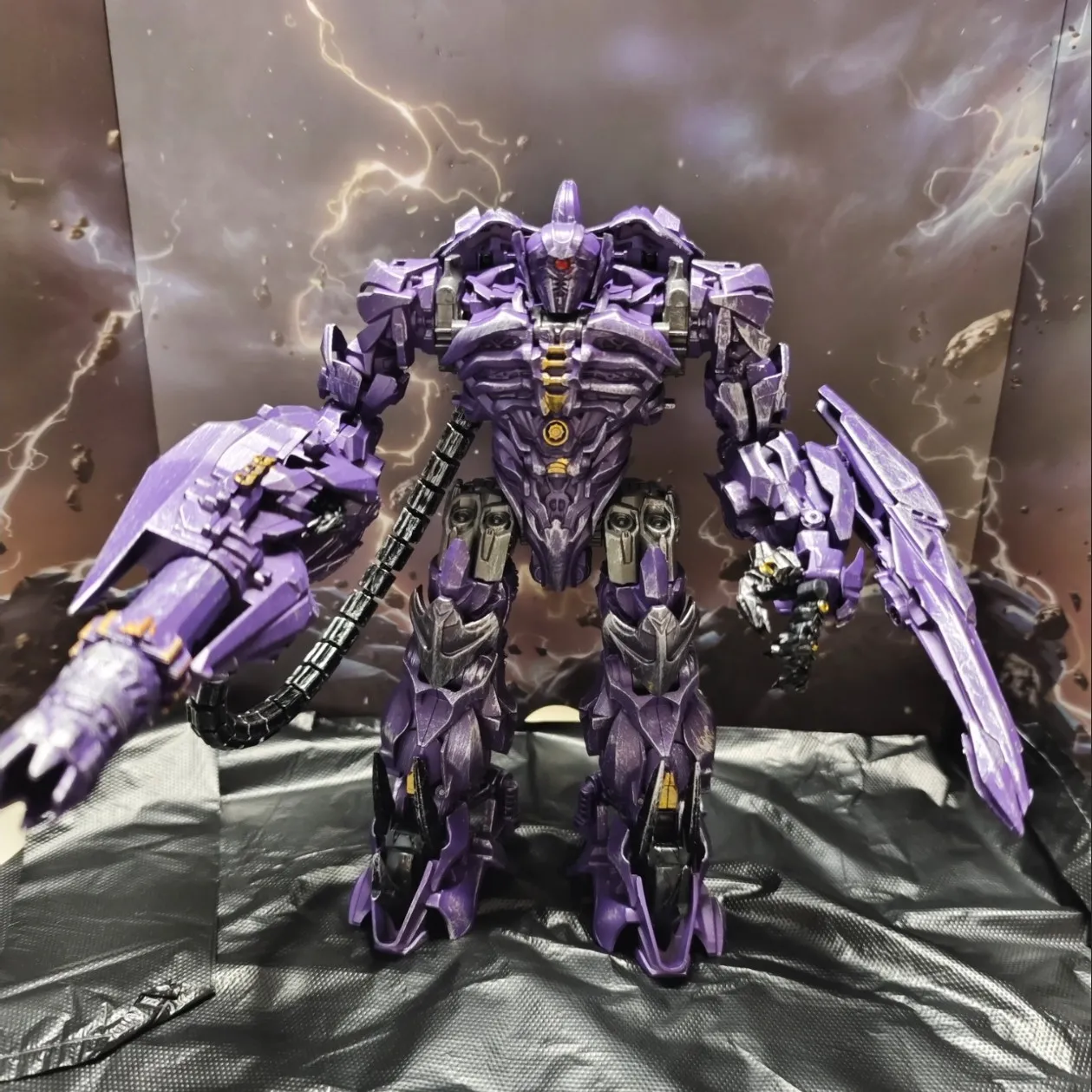 BAIWEI Shockwave Transformation Robot Action Figure Anime Collectible Gift