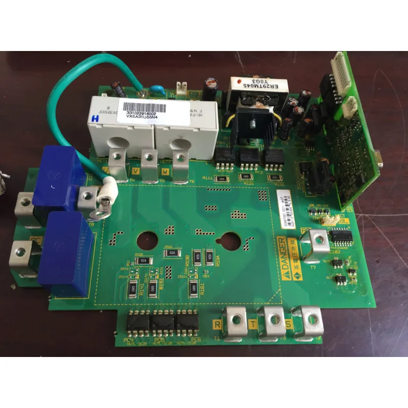 

ATV312HU75N4Z преобразователь частоты ATV312 Серия. 5 кВт срабатывает основной драйвер платы питания
