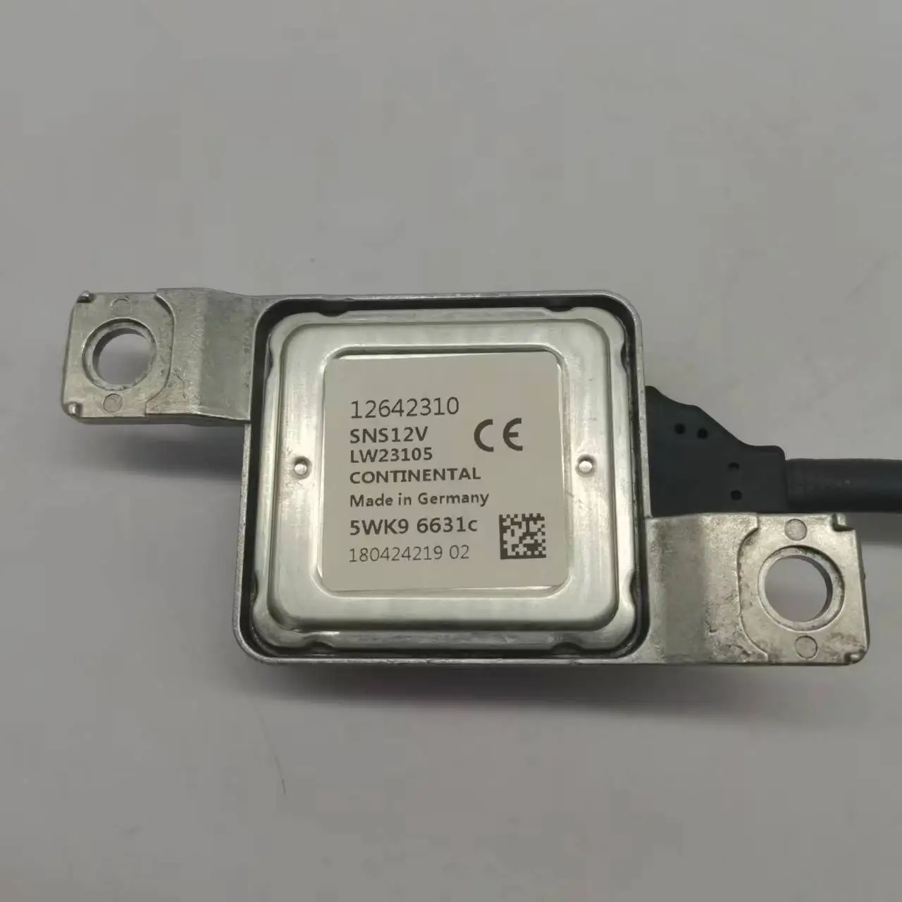 

12642310 5WK9 6631C NOx Nitrogen Oxide Sensor For CHEVROLET EXPRESS 2500 3500 4500 SILVERADO 2500 3500 GMC SAVANA 2500 3500