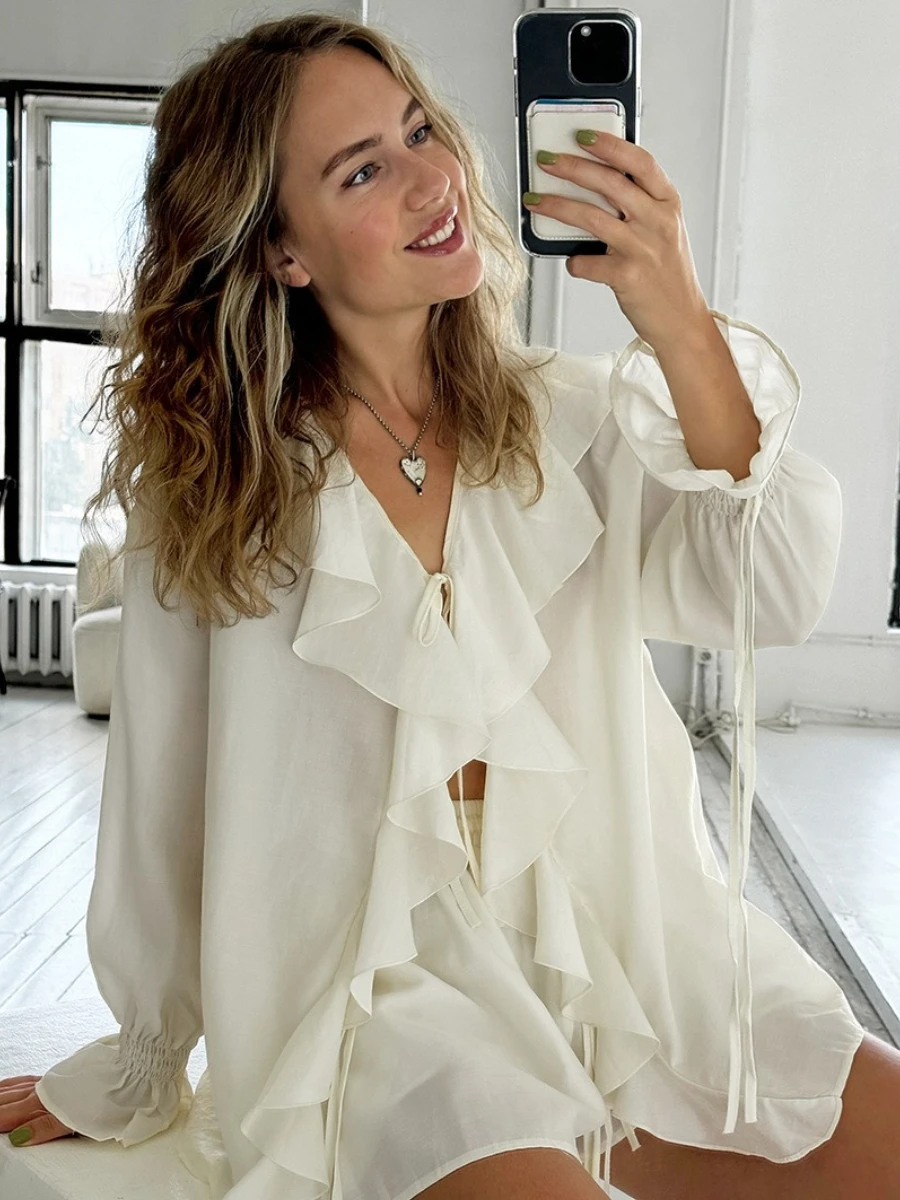 BornLadies French V-neck Loose Ruffled Shirt Shorts Set Spring New Product Fashion Casual Long Sleeve Loose Shorts Two Piece Set