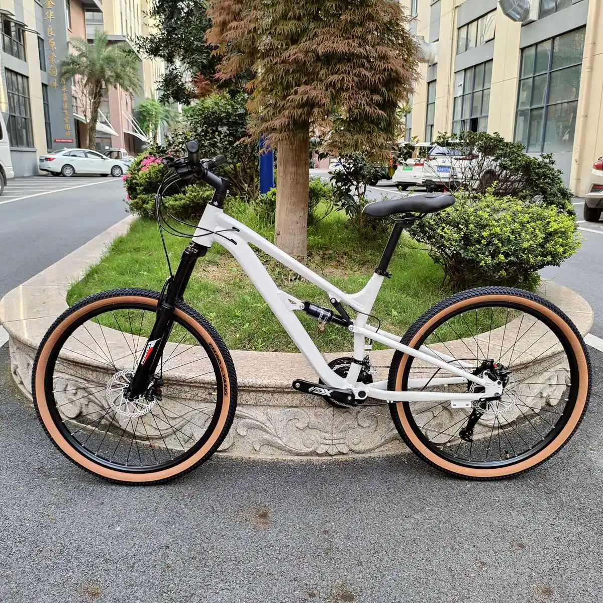 

Kalosse Disc Brakes Soft-Tail Alloy Frame Mountain Bicycle, 30 Speed Bicycle, 26 ", 27.5"