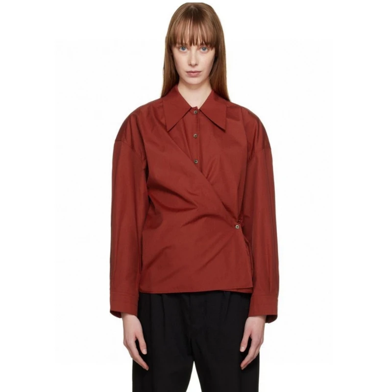 

Lema * ire's new style tube is versatile, wrapped with a pointed collar and asymmetrical shirt with dropped shoulders