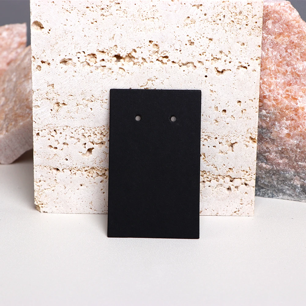 Рисунок 5 - Пустые вертикальные витрины для сережек-гвоздиков