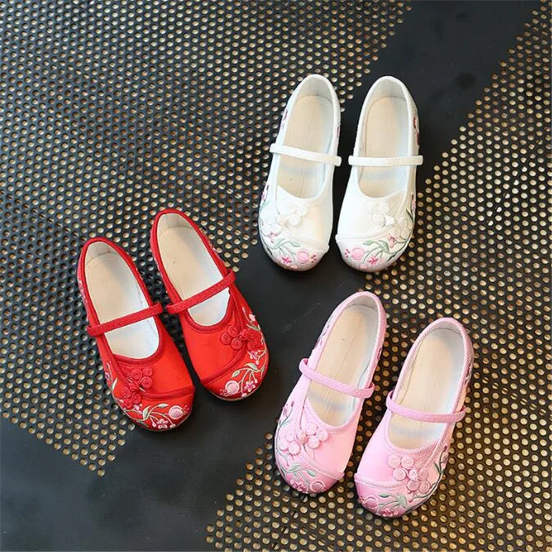Girls Embroidery Flats Old Peking Cloth Shoes Kids Canvas Dance Ballerina Shoes Chinese Vintage Rural Handmade Silk Dress Shoes