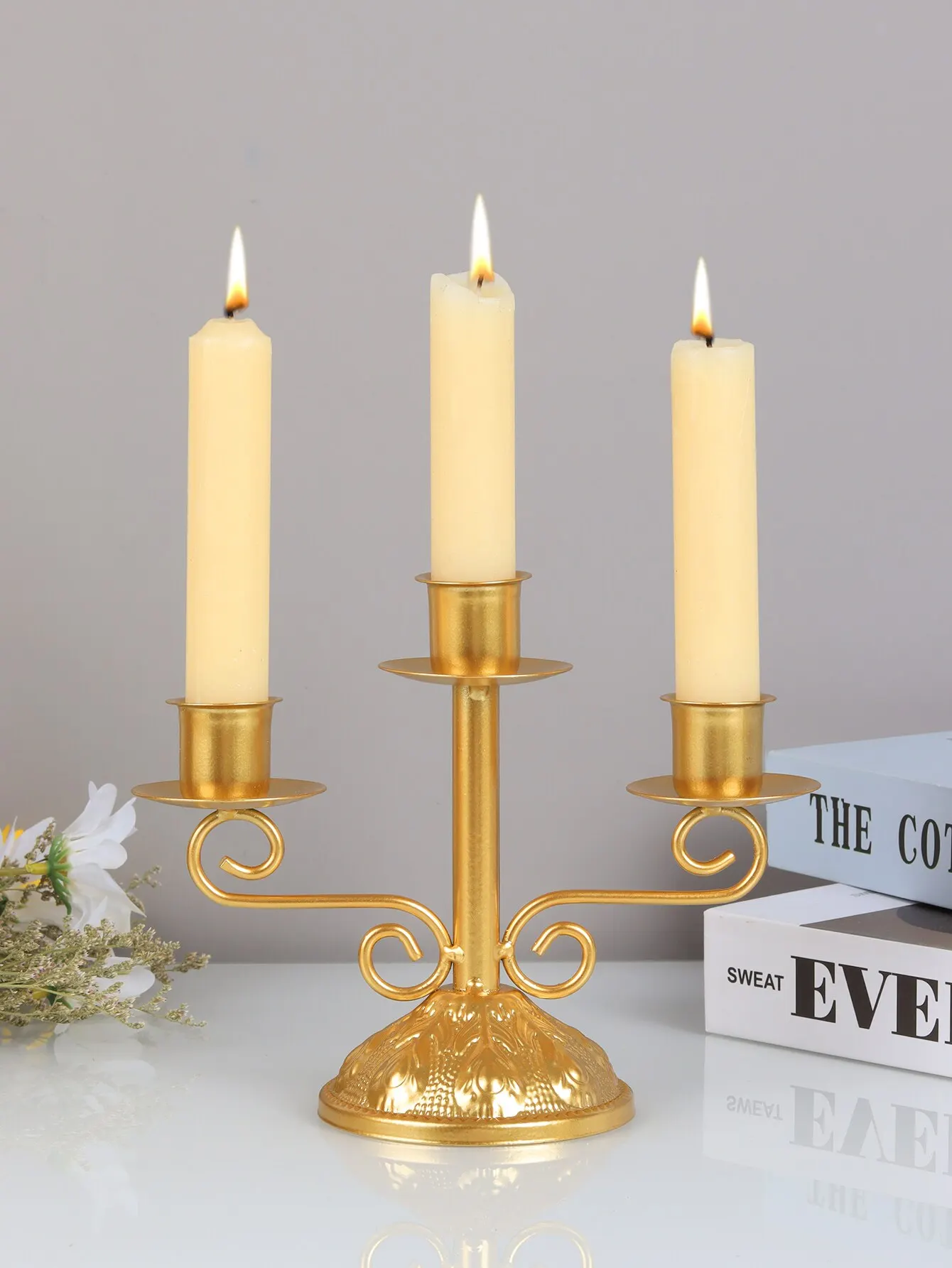 1pc European Vintage Candlestick Decoration Dining Table Romantic Candlelight Dinner Props Western Food Nordic Candlestick candle holders