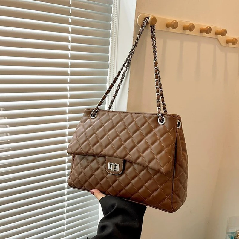 Bolsa-Neoprene-Rivet-para-Mulheres-Tote-Kit-Ladies-Luxury-Material-rec ...
