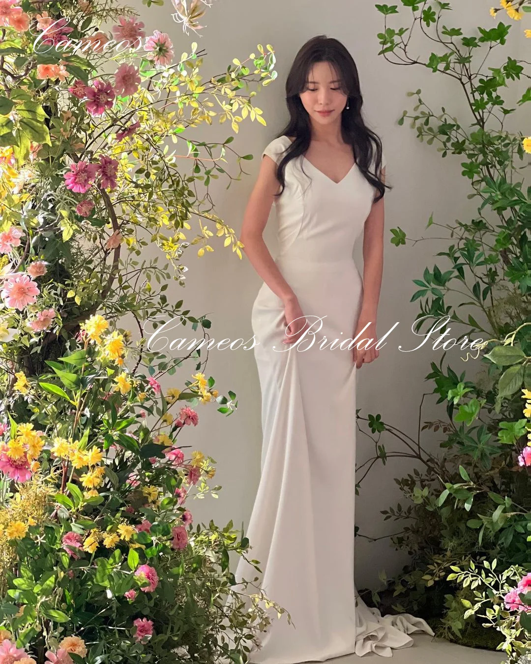 

SONDR Korea V-Neck Wedding Dress Custom Made Formal Bride Dress Ivory 웨딩드레스 Sheath Cap Sleeves Satin Wedding Gown Bridal