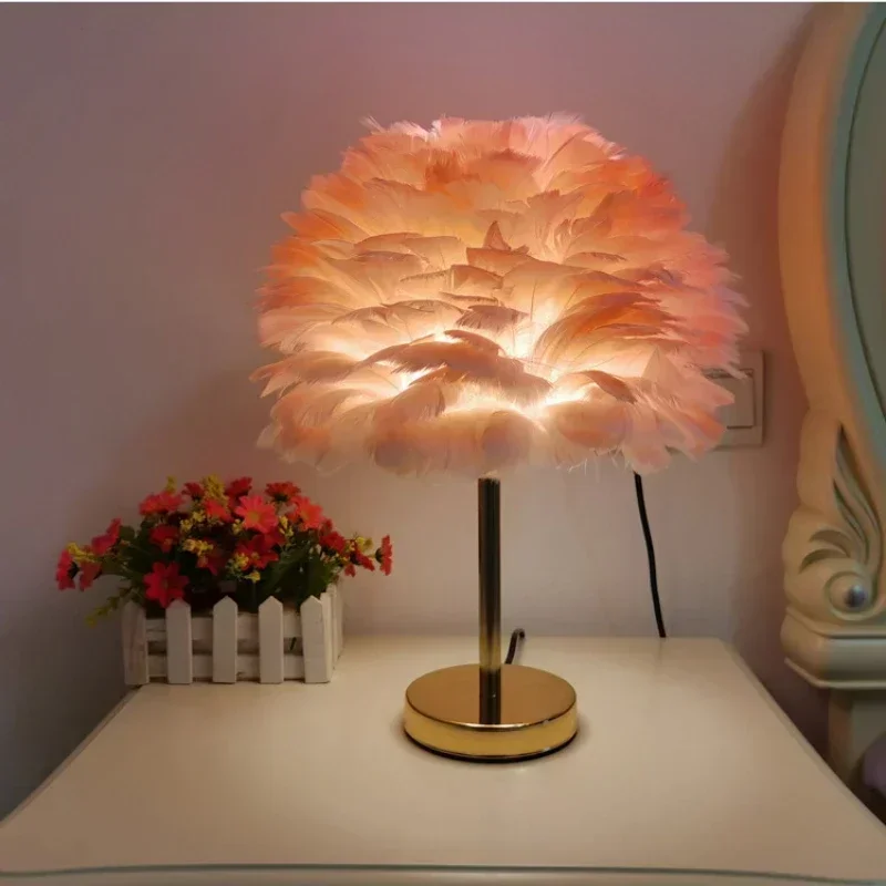 

Modern Feather Table Lamp Bedroom Table Lamp Bedside Lving Room Coffee Decorative Lights Christmas Decoration Romantic Ligsting