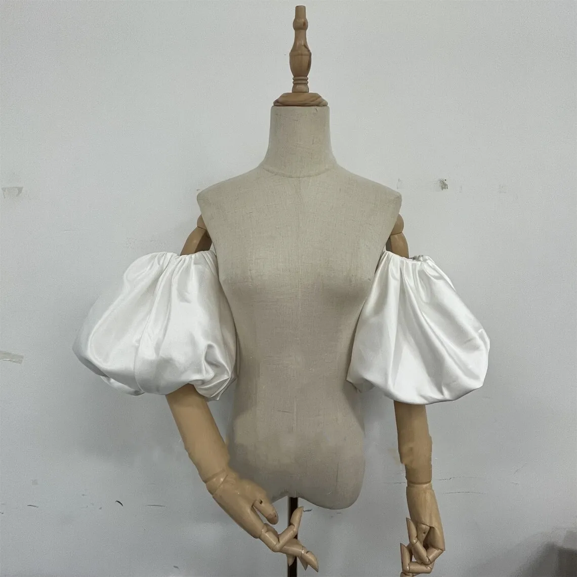 Wedding Sleeve Accessories Puffy Short Sleeves Satin Bride Sleeves One Pair Removable