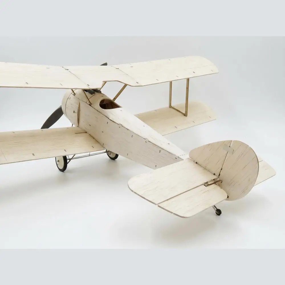 Planeur RC 378mm en vol, kit moteur ESC servo et volant prêt, 42g, ciel bleu.