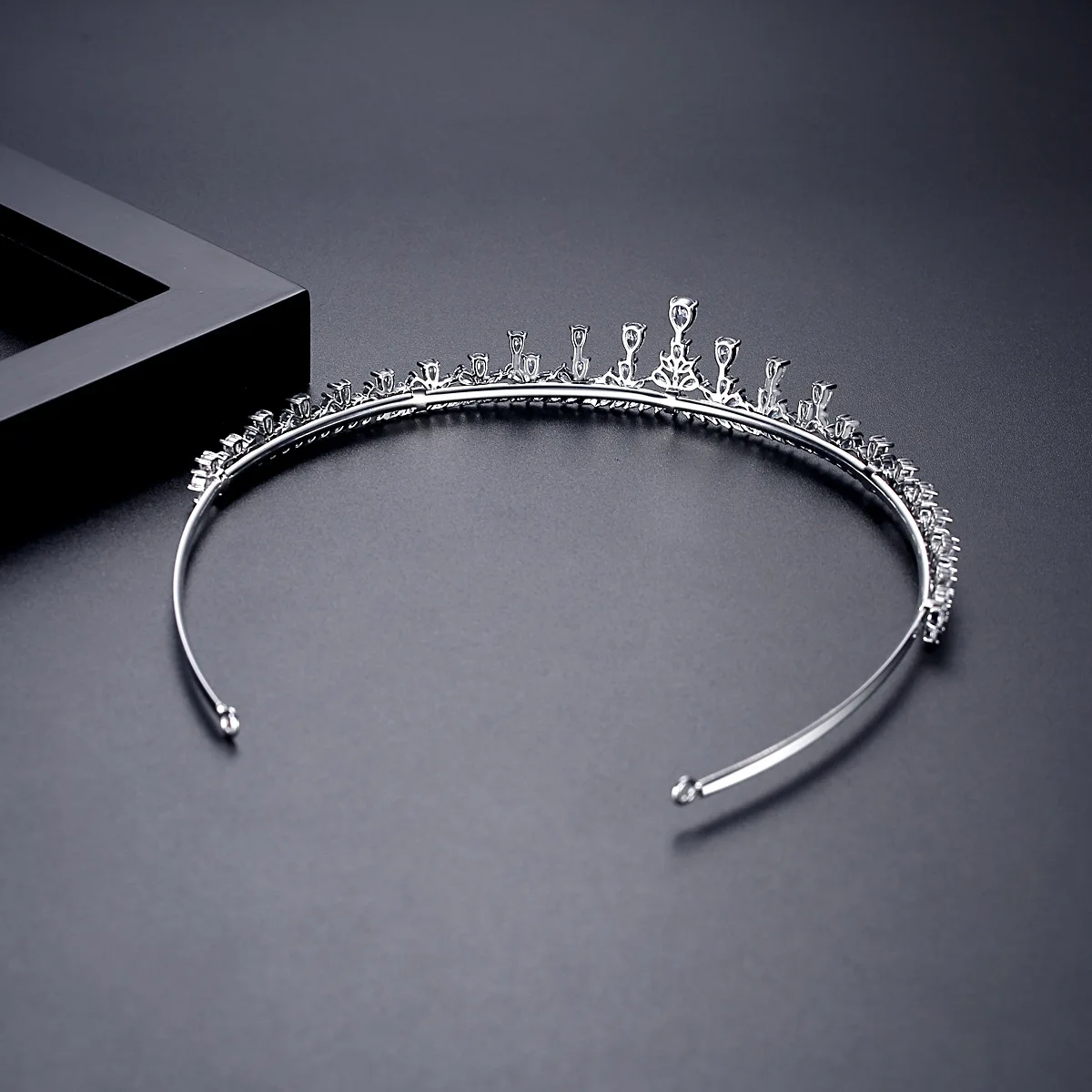 Cubic Zirconia Simple Tiara for Wedding,Crystal Bridal Headpiece Diadem for Girl,Prom, Gatherings Head Jewelry