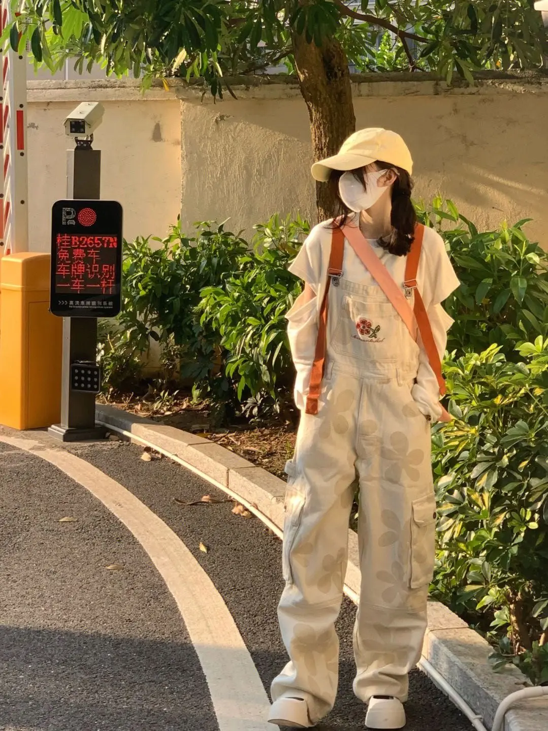New French platycodon fufu design work overalls for women 2024 new small spring straight denim overalls Harajuku pantalones y2k