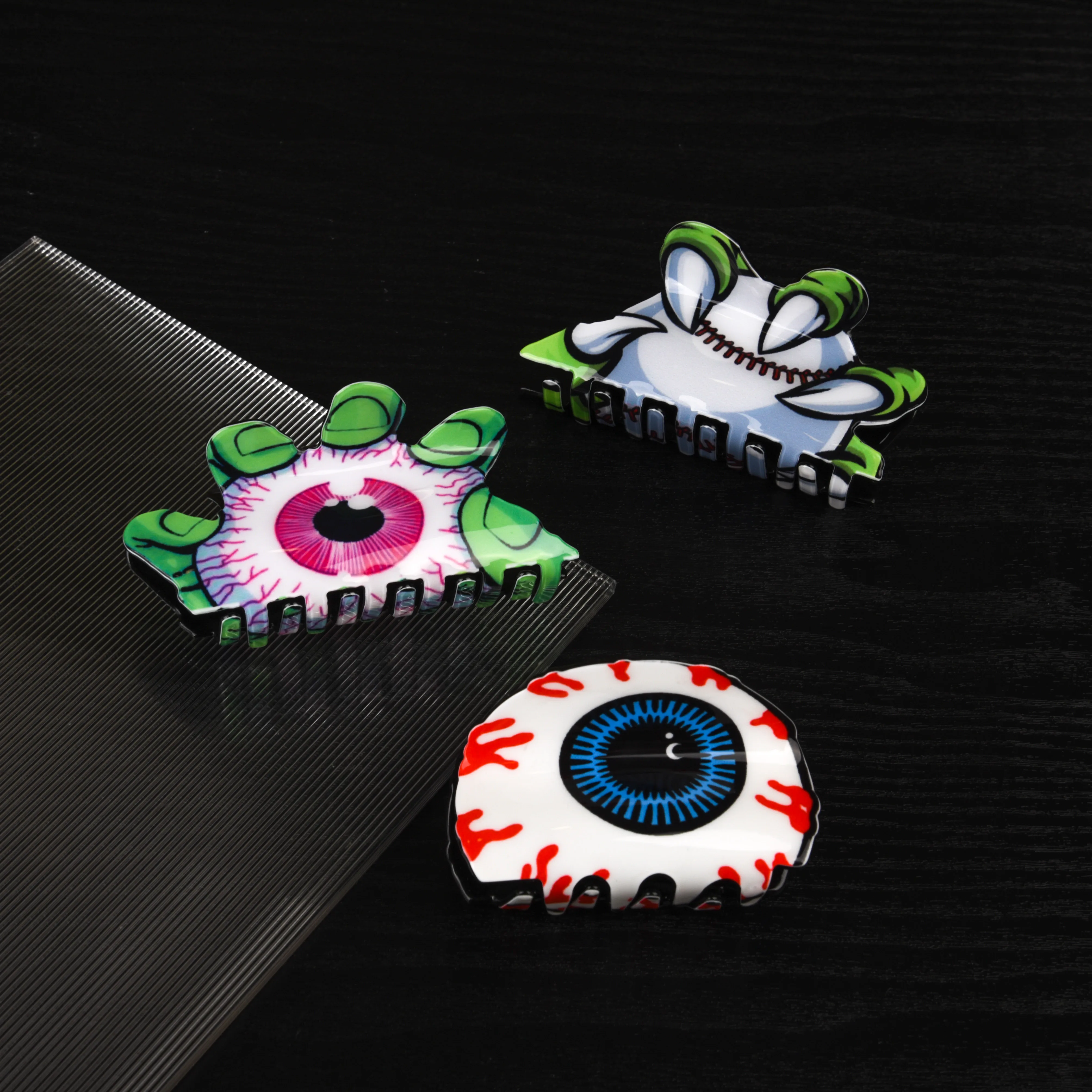 

Halloween Horror Series Devil's Eye Hair Claw Eyeball Acrylic Claw Clip Cartoon Crab Hair Clip Party Hair Accessories for Women
