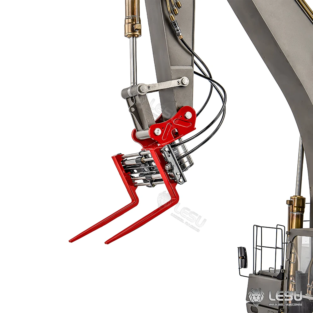 Fourche Hydraulique Rotative 270° AT-C0041 installée sur un Robot Tank RC, démonstration de l'angle de rotation