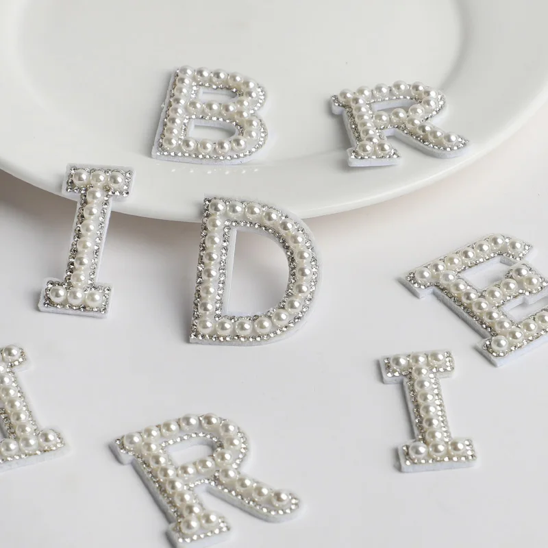 BRIDE Strass-Perlen-Buchstaben-Applikationen zum Aufbügeln für Hochzeitskleider, Jacken, Hochzeitsoutfits, Brautparty-Dekoration – Detail 7