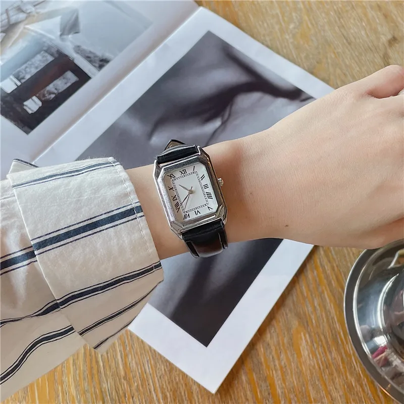 

Retro Square Quartz Mini Roma Digital Dial Casual Wrist Watches Leather Strap Fashionable Clock Waterproof Wristwatch for Women