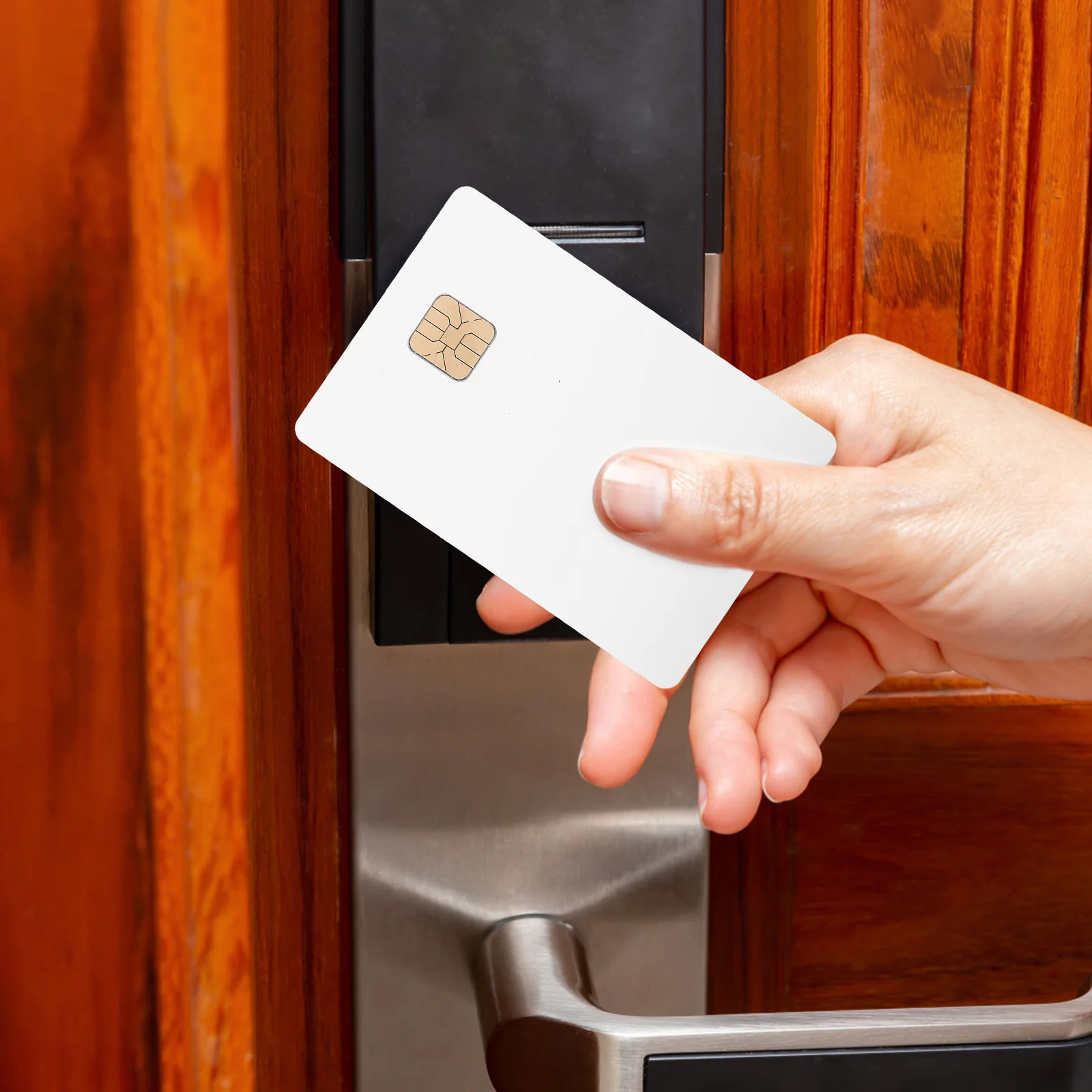 Рисунок 3 - пустые печатные контакты Sle4428