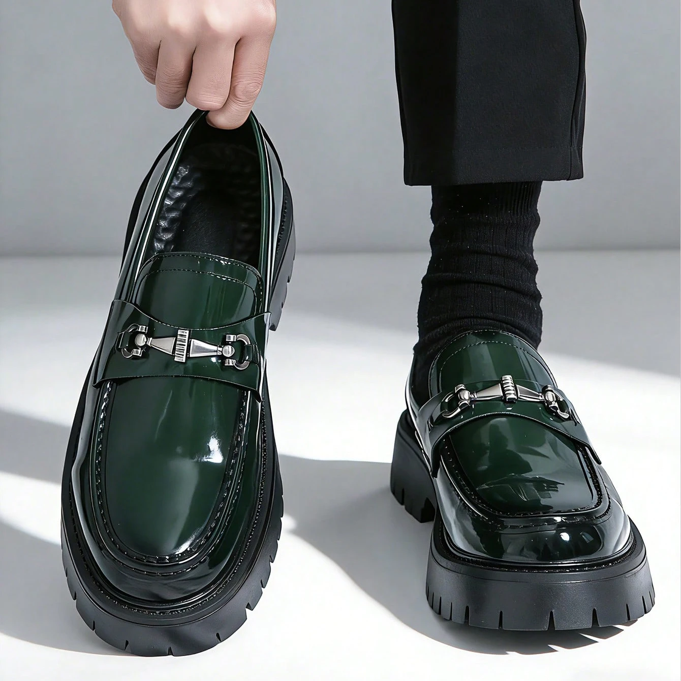 أوروبا موضة سميكة وحيد الرجال بيني المتسكعون الانزلاق على فستان الأعمال أحذية شهم لامعة مشبك حفلة رسمية حذاء أسود