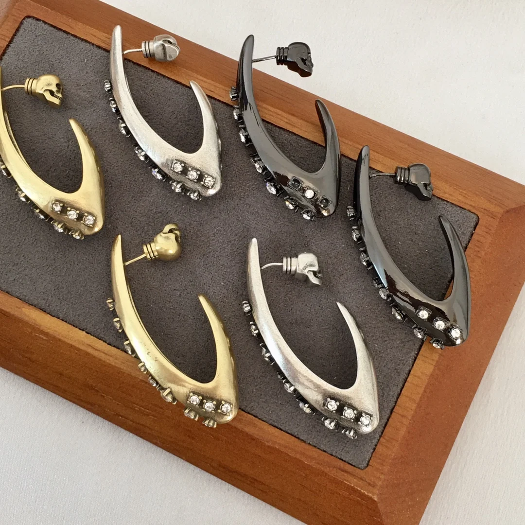 

New faceted geometric crescent shaped high-end retro punk style earrings