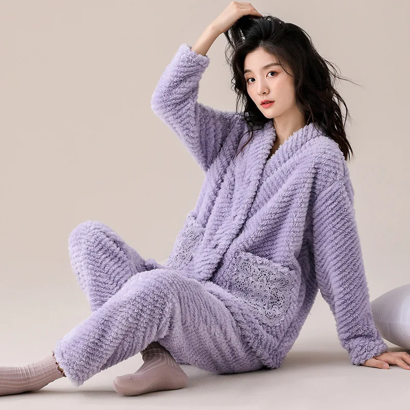 Рисунок 3 - Коралловая бархатная Пижама для женщин на осень и зиму