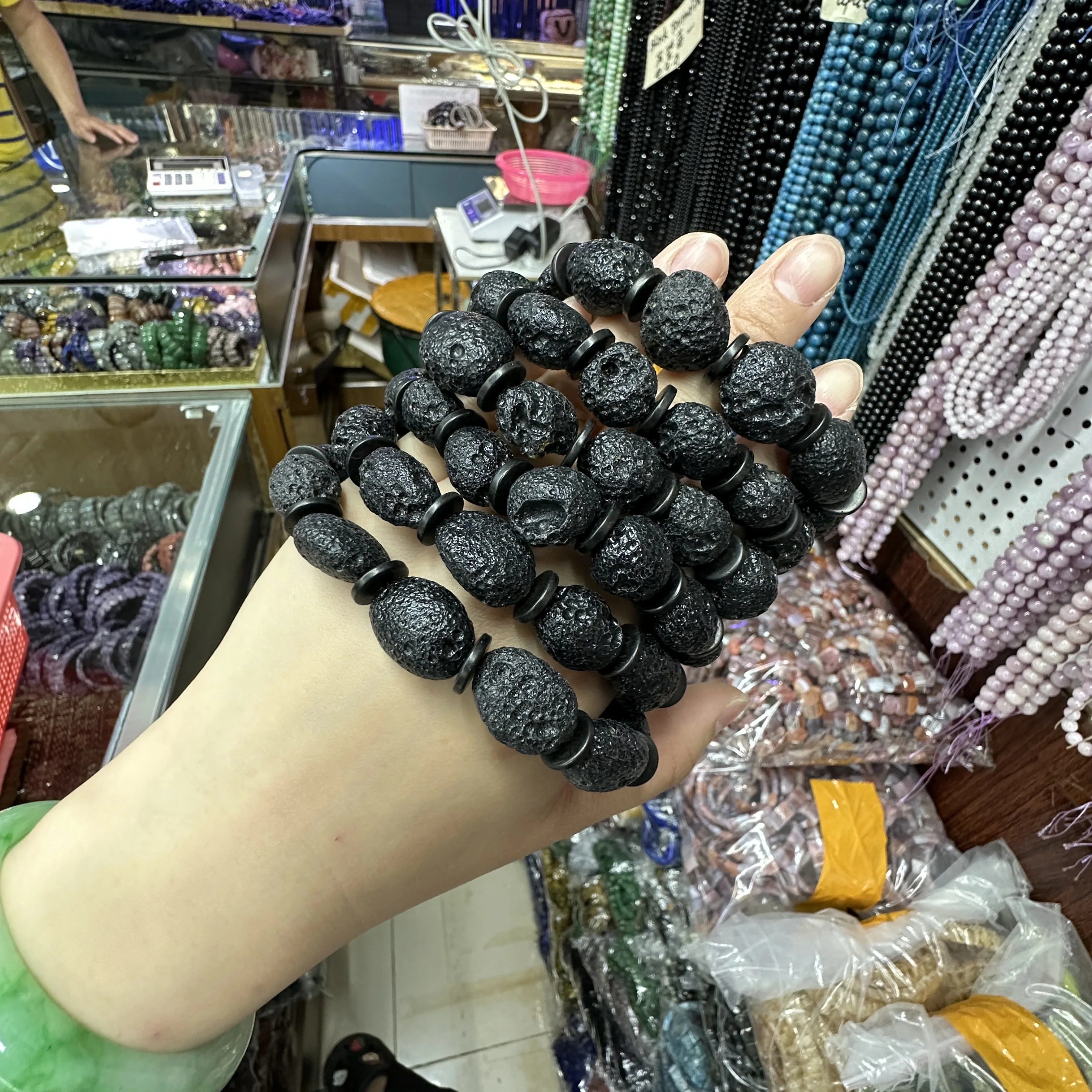 

2023 натуральный камень, метеорит, черный Tektite, образец, оптовая продажа, натуральный черный _ свободный браслет для женщин и мужчин, подарок