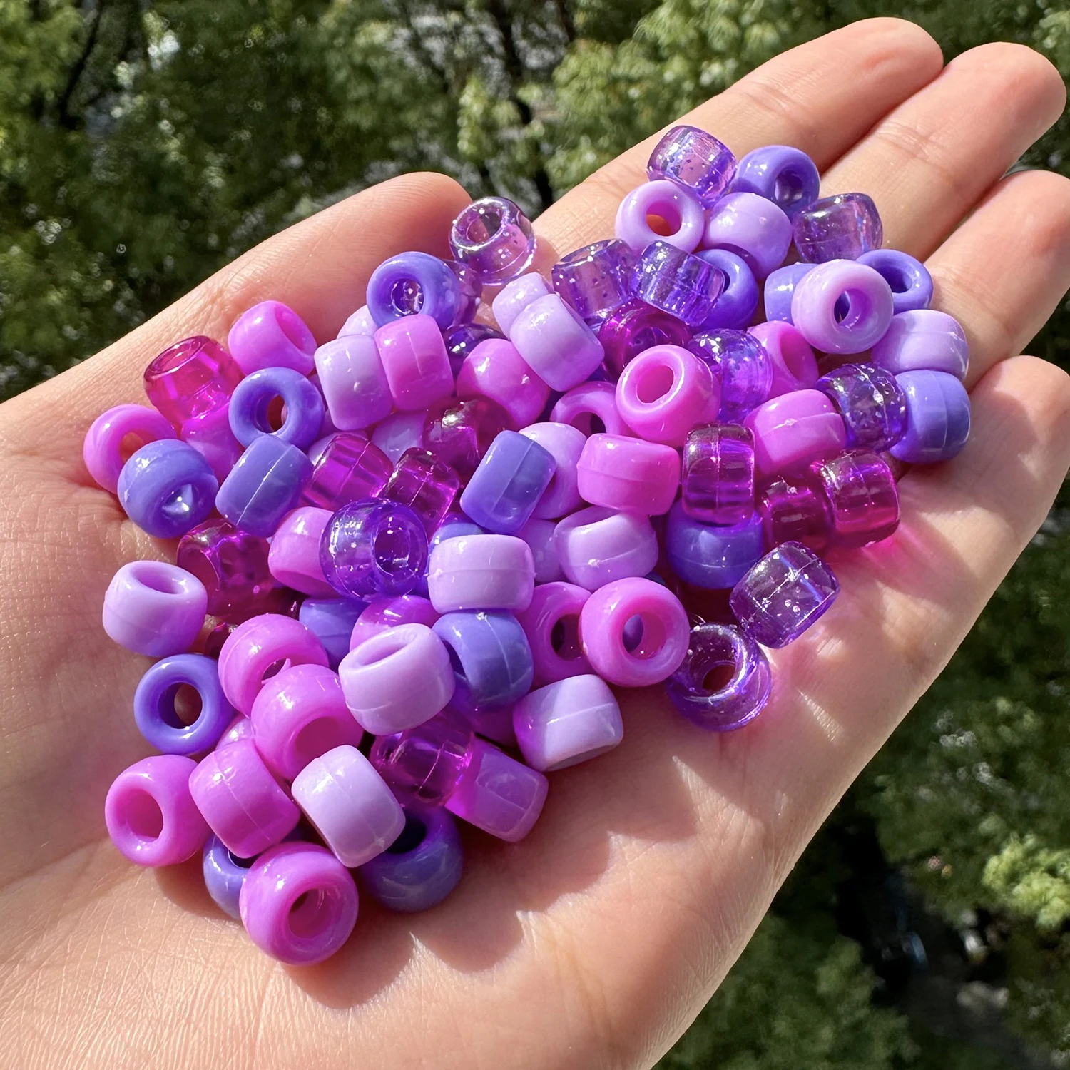 1000 Perline Pony In Plastica 9 Mm – Colore Viola E Assortiti, Foro 4 Mm – Per Creare Collane, Bracciali, Portachiavi E Trecce Per Capelli