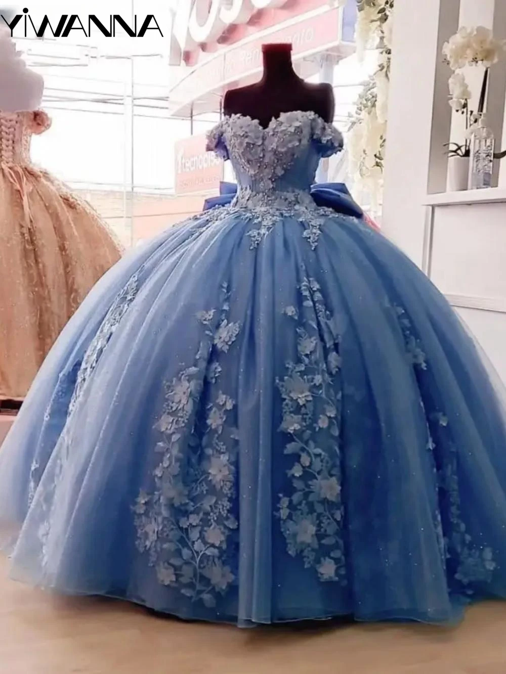 

Charming Appliques 3D Flower Quinceanrra Prom Dresses Romantic Sweetheart Neck Princess Long Elegant Sweet 16 Dress Vestidos