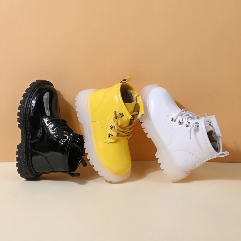 Bottines de printemps en cuir imperméables pour bébés filles et garçons, bottines en caoutchouc antidérapantes à semelle souple, chaussures à la mode pour enfants en bas âge, nouvelle collection 2024