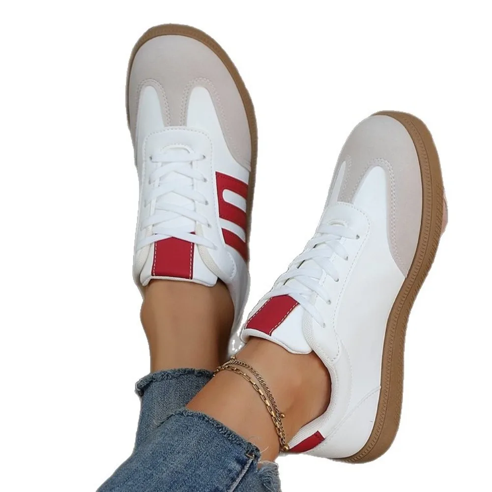 Fashion Black White Striped Flat Sneakers Women Lightweight Lace Up Sports Shoes Woman Non Slip Breathable Casual Sneakers 2025