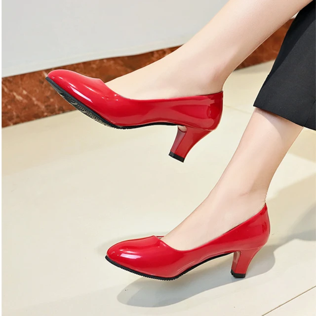 EVELYN Red Patent Point Toe Pump | Women's Heels – Steve Madden