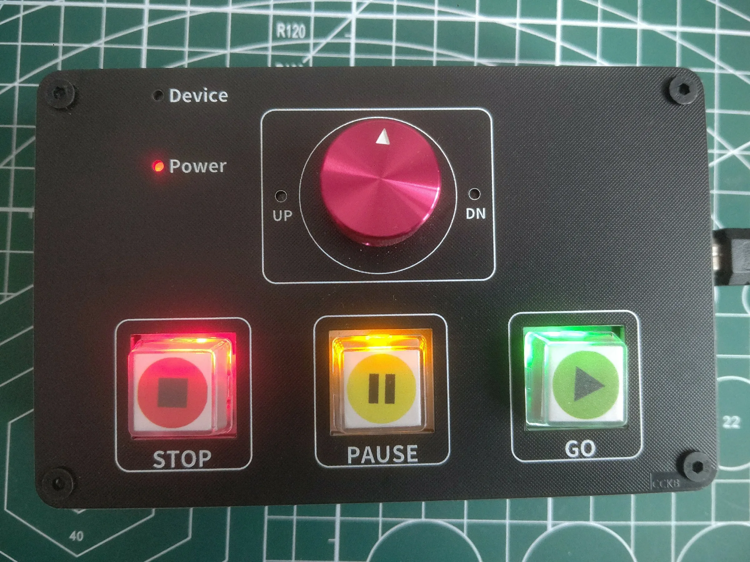 メディアコントローラー QLab controller