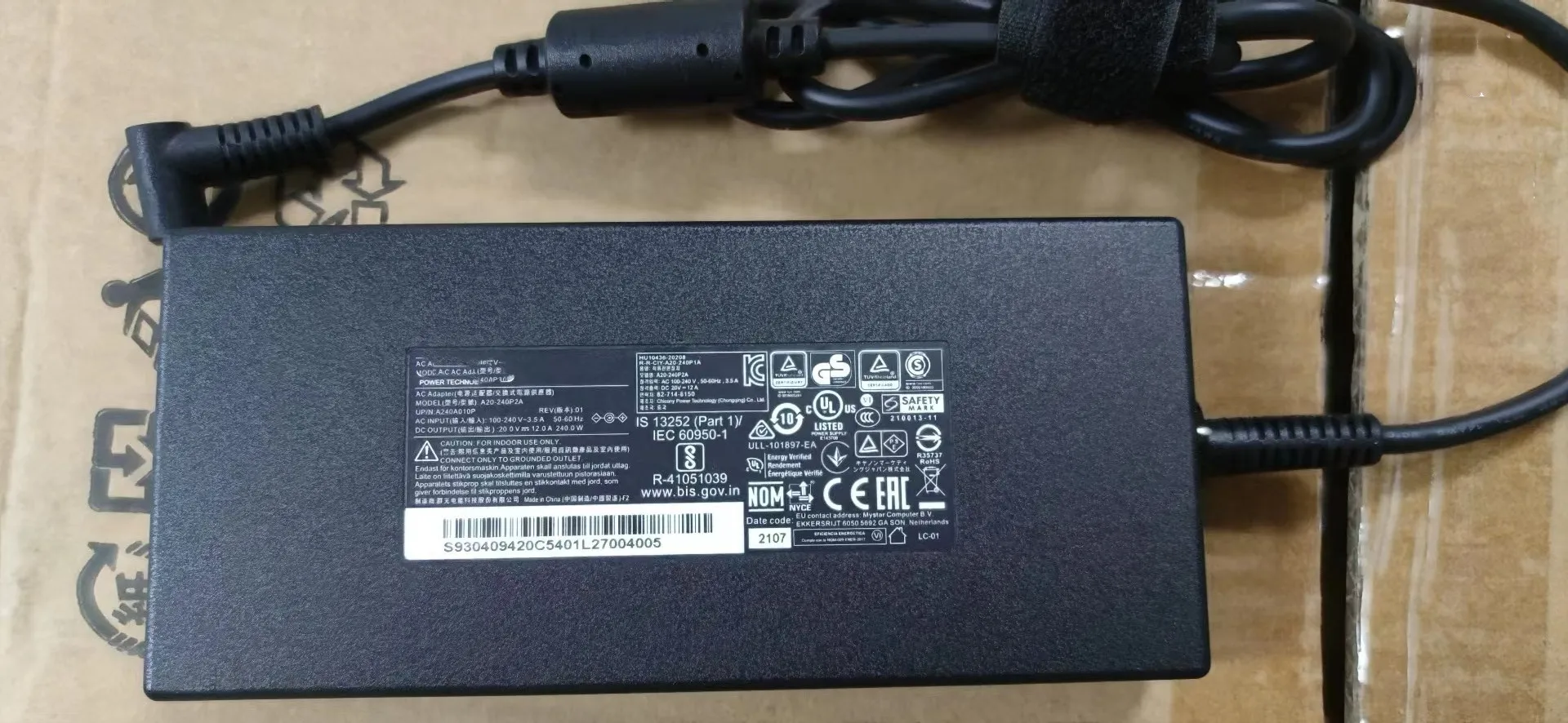 

20V 12A 240W 4.5x3.0mm A20-240PageA Charger Notebook Power Supply For MSI Delta 15 ADP-240EB D
