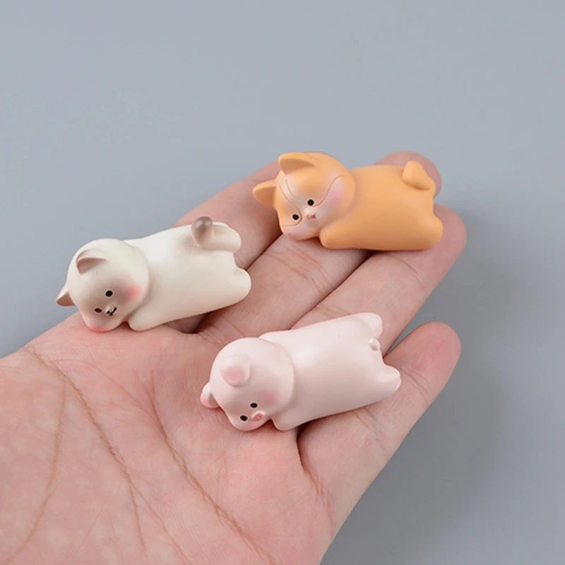 

Samll Cartoon Animals Model Puppy Kitten Cat Dog Pig Bear Resin Miniature Mini Figures Desktop Dollhouse Car Decoration Toys