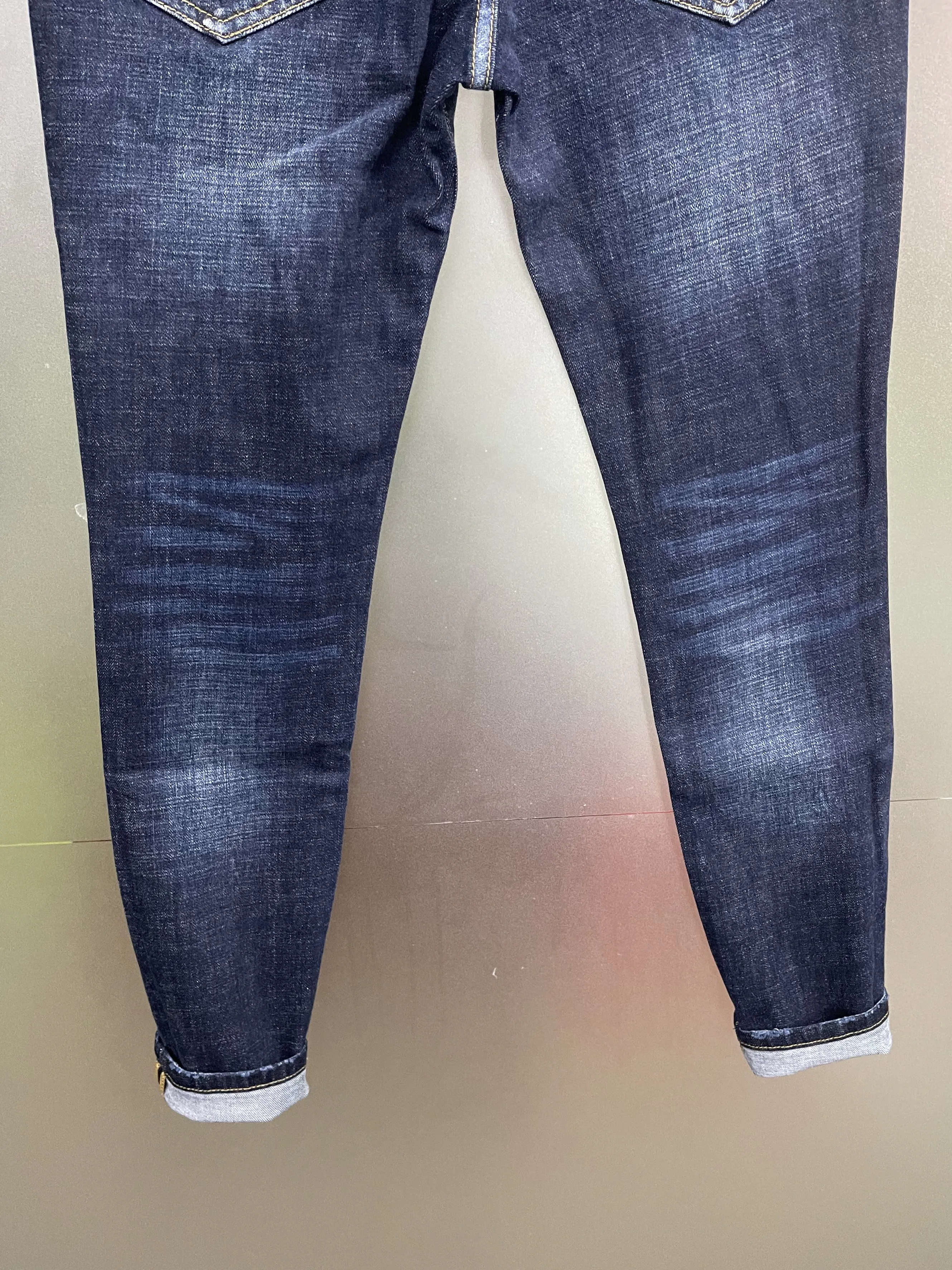 2024 Autumn New D2 Jeans Trendy Men's Washed and Worn Hole Patches with Letter Printing and Ink Breaking Small Feet Long Pants