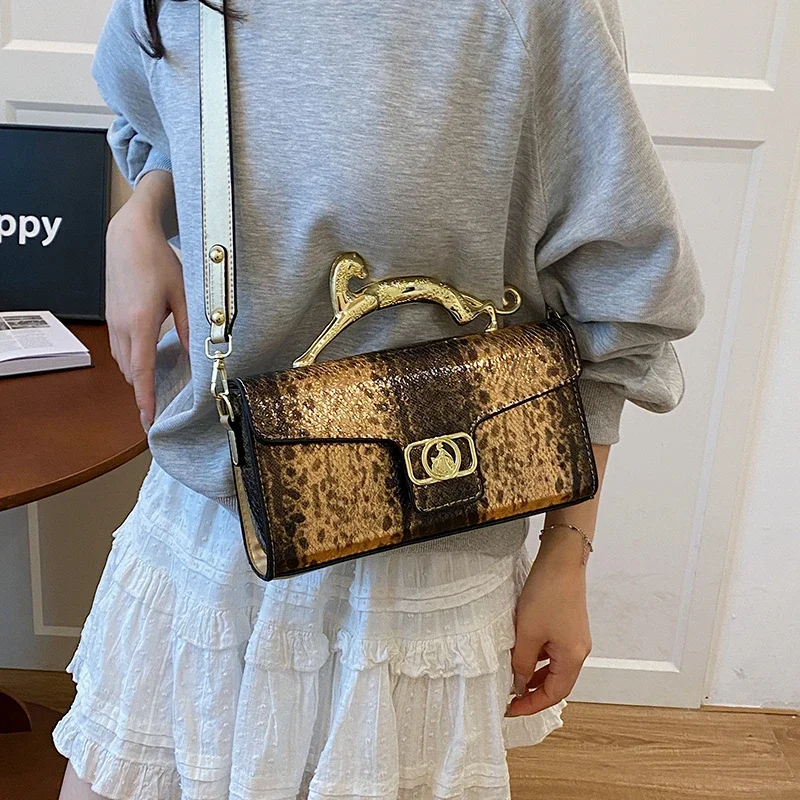 PlatiNum Shoulder Bag Compartments