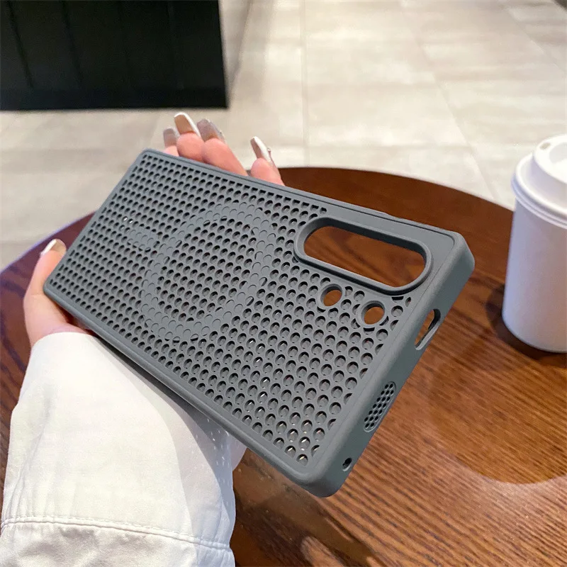 Magnetic Heat Dissipation Mesh Shockproof Soft Bumper Case with Mag-safe Compatibility
