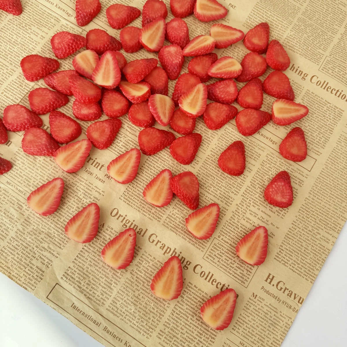 Simulated Food Strawberry Props Artificial Fake Fruit Slices To Decorate Fake Models in Fruit Shops