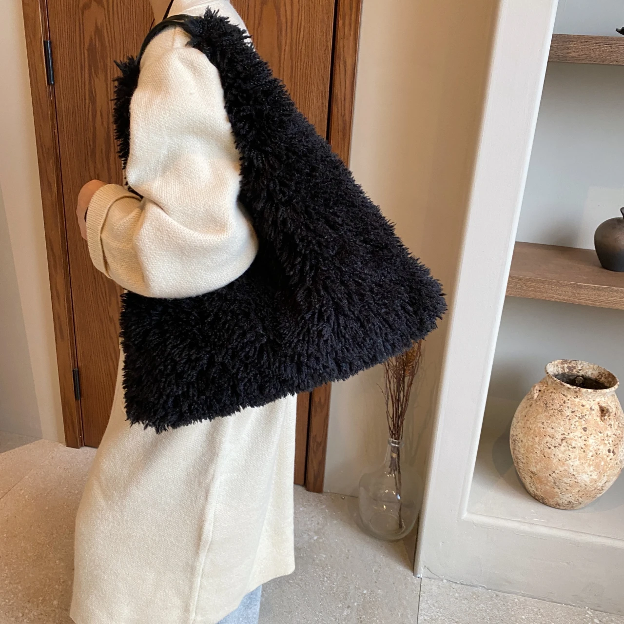 2024 Winter Frauen Tasche Mode Faux Pelz Schulter Tasche Weichen, Flauschigen Plüsch Handtasche Tote Große Kapazität Lamm Wolle Einkaufstasche Dame – Detail 23