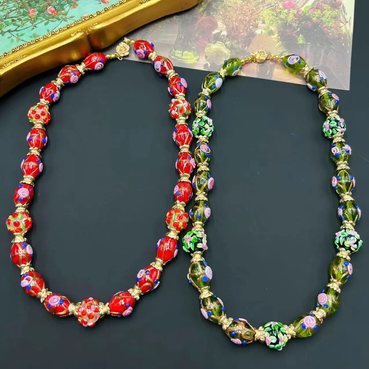 

Qingdao Mid-Ancient Vintage Ornament Western Glaze Printed Light Luxury Clavicle Chain Fashion All-Match Red with Green Necklace