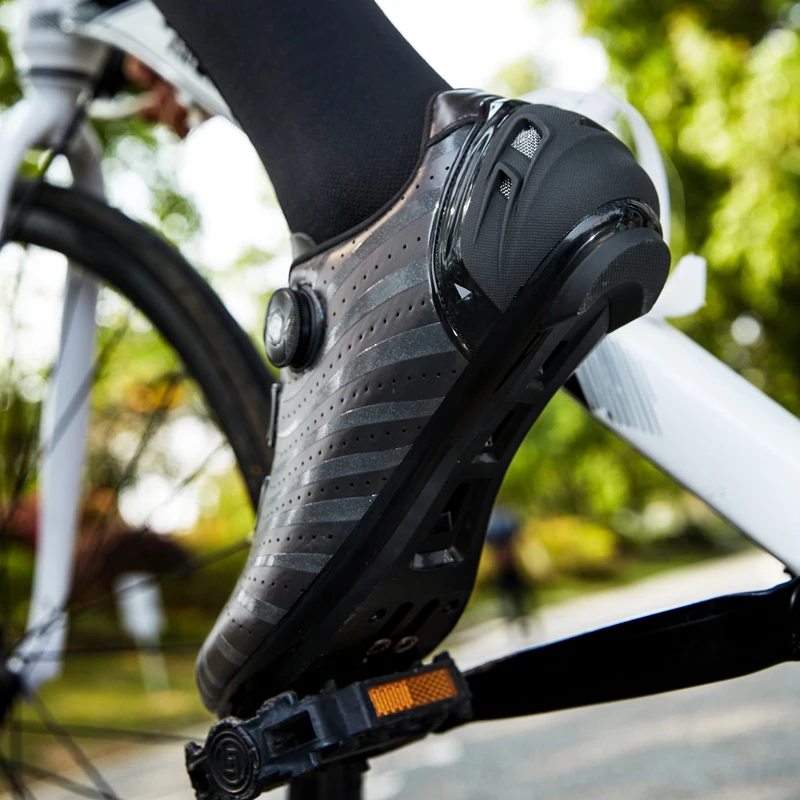 Men Self-Locking Cycling Shoes Luminous MTB Shoes sapatilha ciclismo SPD Mountain Road Bike Sneaker White Lockless Bicycle