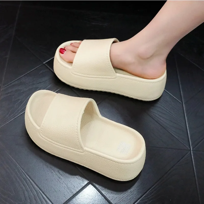 New Women's Slippers for Summer Outdoor Wear, Non-slip, Thick-soled To Make You Taller, Cool Slippers for Home and Indoor Use