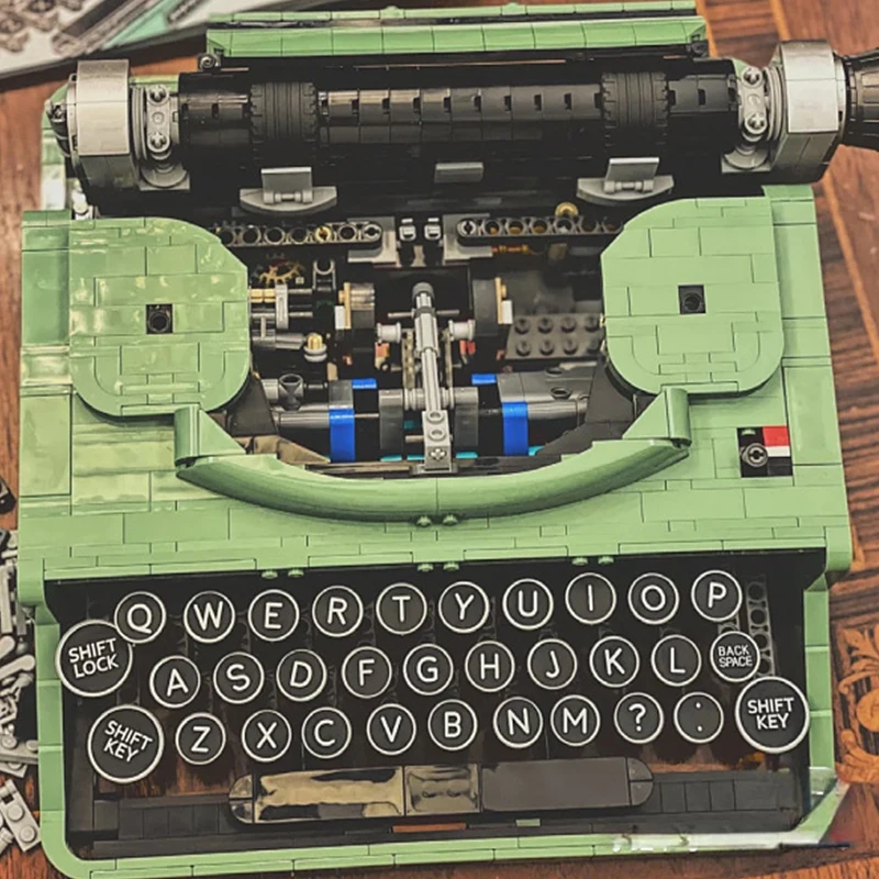 New 2078pcs Retro Typewriter Building Blocks Keyboard Moc 21327 Set