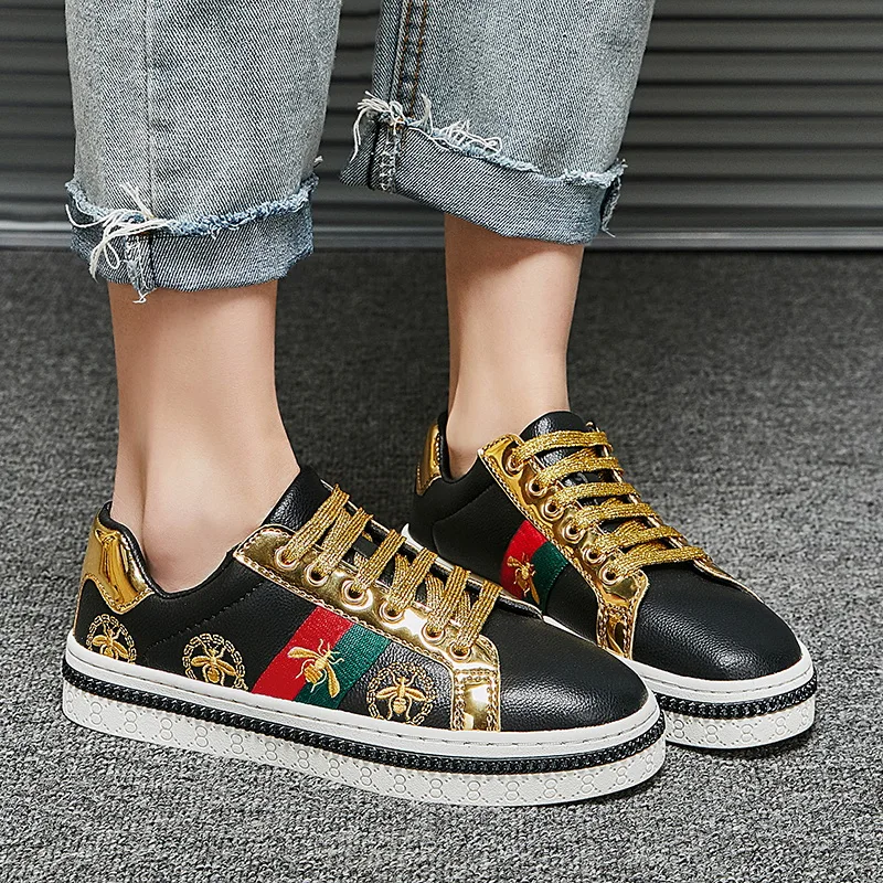 2024 New Men's Shoes Autumn Breathable Casual Versatile Board Shoes Men's European Station Trend Men's Embroidered Board Shoes