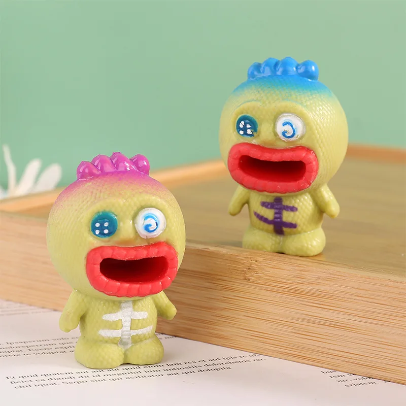 1Pcs Prank Antistress Toys Tongue Baby Tongue Sticking Out Joke Tricky Toys Mischief Decompression Doll For Kids Adult Funny Toy