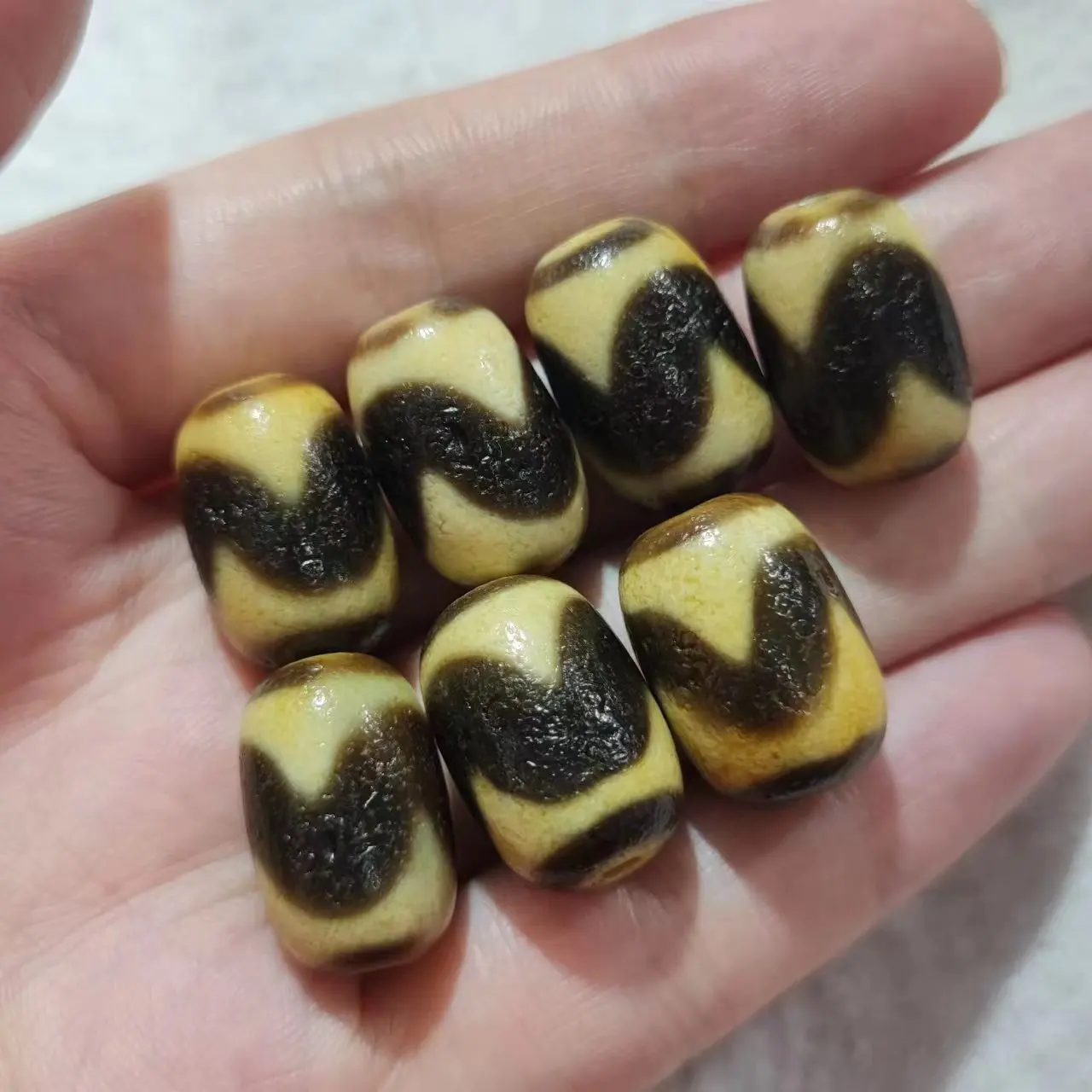 

1pcs/lot natural/tiger tooth pattern/panda three-eyed old agate dzi Yellow teeth Small barrel beads White core holes Handmade