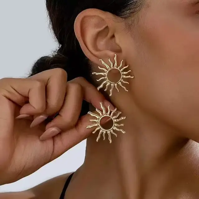 Elegant Sun Flower Stud Earrings