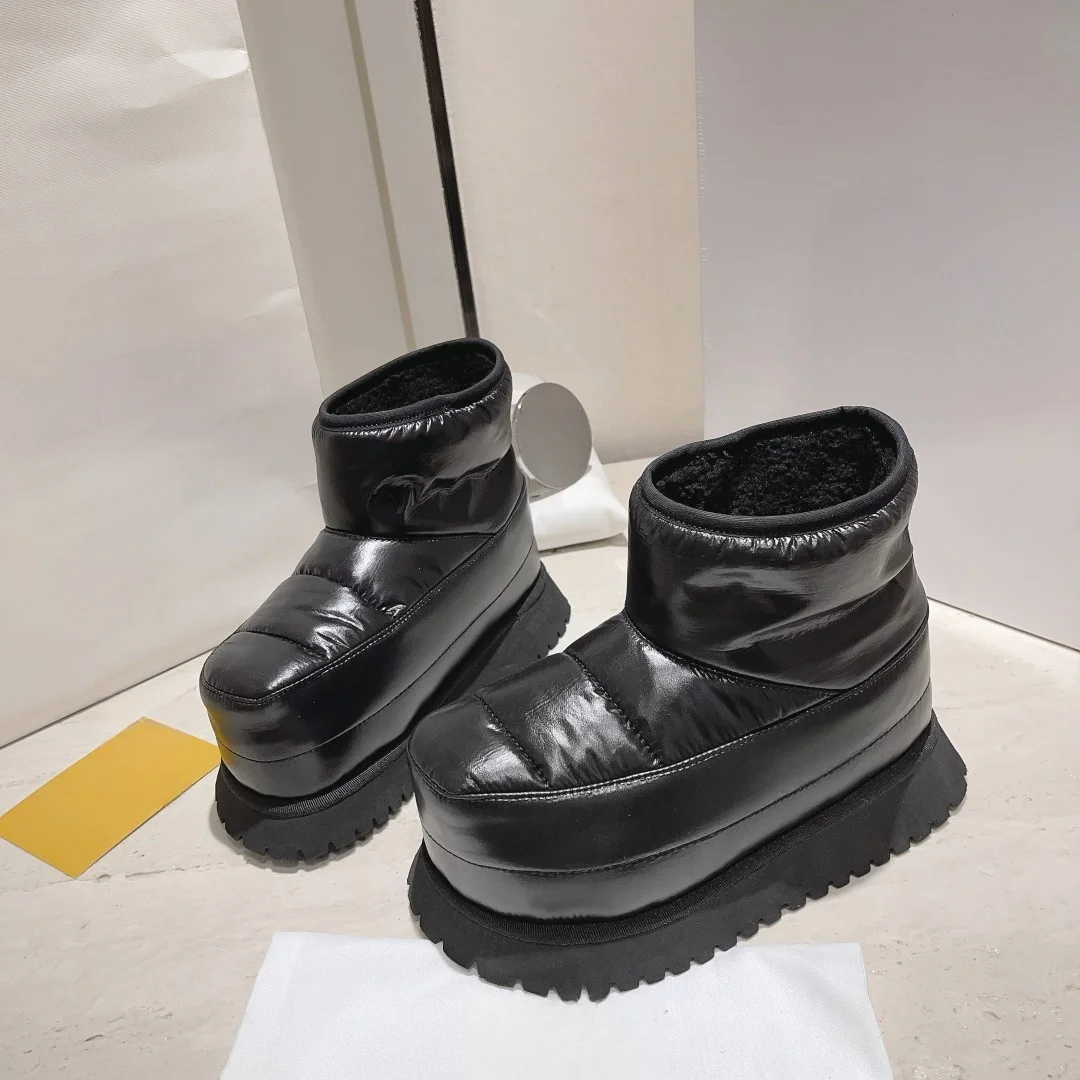 

Snow Boots Winter Warm Newest Height Increasing Fur Ankle Round ToePlatform Slip-On Solid ColorFashion Concise Women Shoes