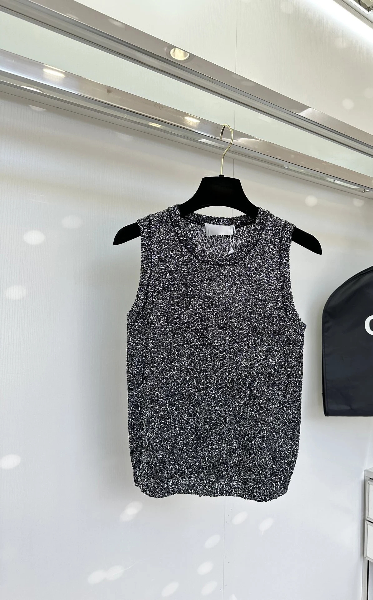 

2023Full of futuristic heavy sequin vest Cool Sa girl high chic white rich beauty wear8.1